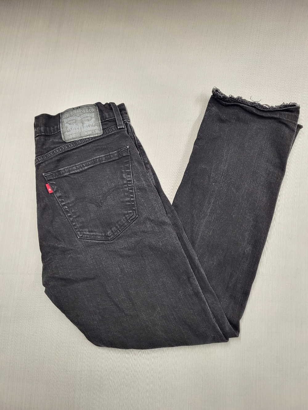 Mens Black Levi's 505 32x30 jeans Black Tag On Back Heams Undone Please Read